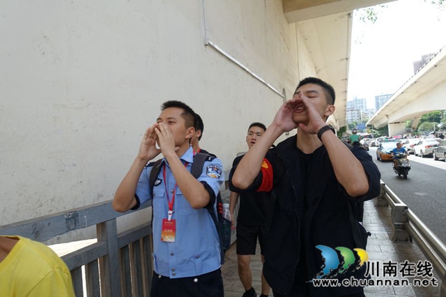 瀘州：快速集結上前線 警盾突擊隊戰(zhàn)洪峰守家園(圖8)