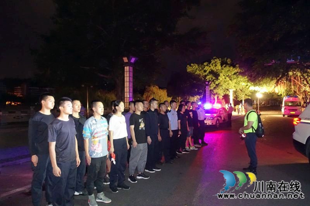 瀘州：快速集結上前線 警盾突擊隊戰(zhàn)洪峰守家園(圖20)