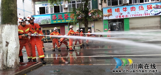 龍馬潭區(qū)小市街道防汛：風(fēng)雨同行，暖心你我(圖2)