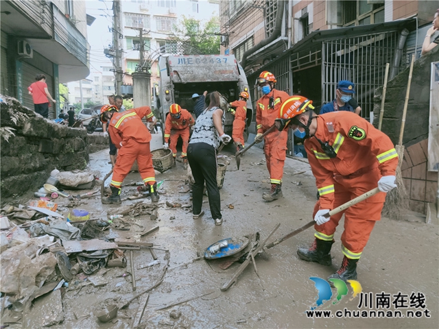 貴州安順市消防救援支隊(duì)千里馳援 一篇丹心連合江！(圖2)