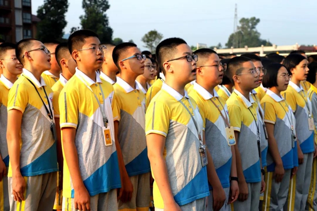 開學(xué)季即收獲季一一瀘二外“福欣醫(yī)院獎學(xué)金”發(fā)放實錄(圖3)