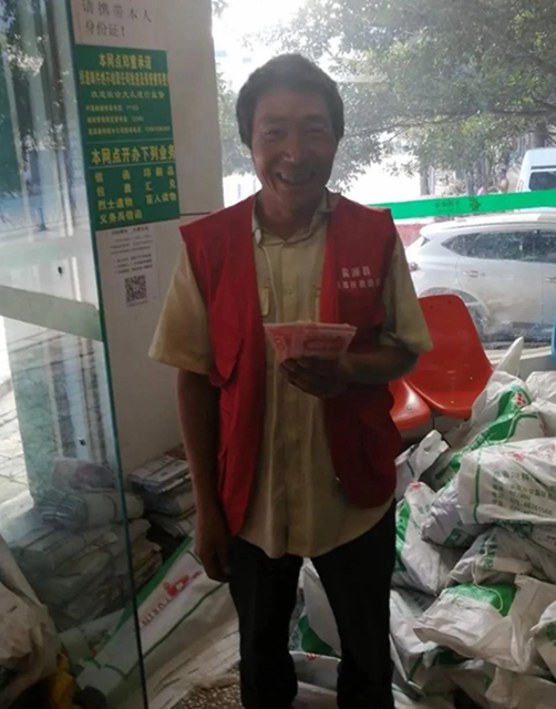一封倡議書發(fā)出后，馬鹿村的核桃火了！(圖2)