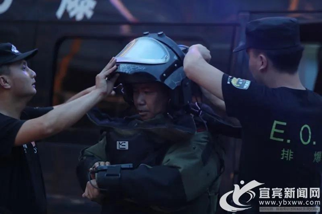 宜賓李莊發(fā)現(xiàn)一枚炮彈！“排爆專家”火速出動！(圖3)