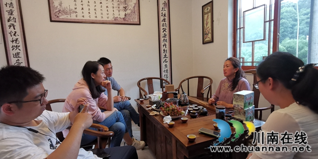 關注特色風土人情 江蘇衛(wèi)視《從長江的盡頭回家》節(jié)目組來合江踩點(圖2)