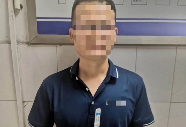 瀘州男子不服交警處理結(jié)果，將處罰決定書撕成渣渣……(圖5)
