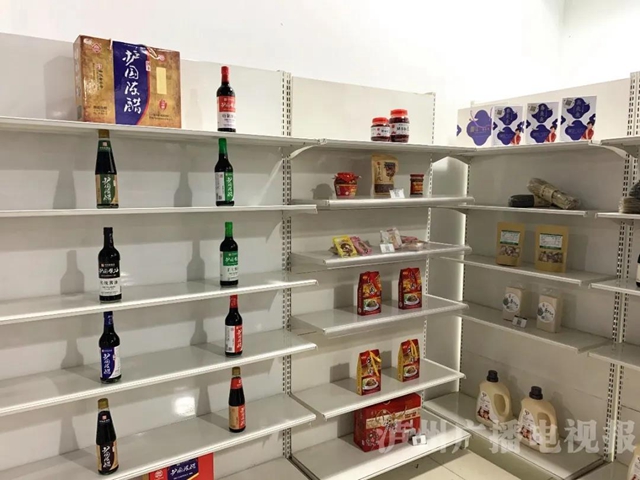 美滋滋！瀘州肥兒粉/肖鴨子/麻辣雞/畢阿婆…在一家店就能買到！(圖9)
