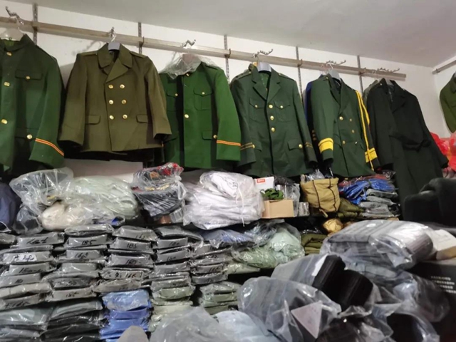 非法制售軍服，瀘州兩商家被采取行政強制措施！