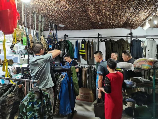 非法制售軍服，瀘州兩商家被采取行政強(qiáng)制措施！(圖4)