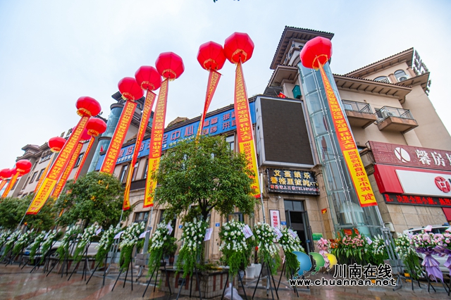目測(cè)馬上網(wǎng)紅！“蔓多米多肉花園”驚艷亮相瀘州關(guān)口！(圖3)