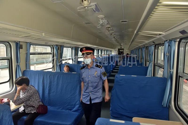 哐當(dāng)哐當(dāng)……內(nèi)江這趟綠皮慢火車已在成渝線上行駛了68年！(圖7)