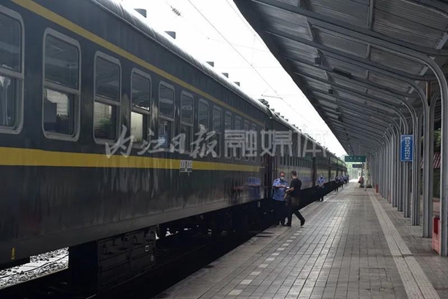哐當(dāng)哐當(dāng)……內(nèi)江這趟綠皮慢火車已在成渝線上行駛了68年！(圖9)