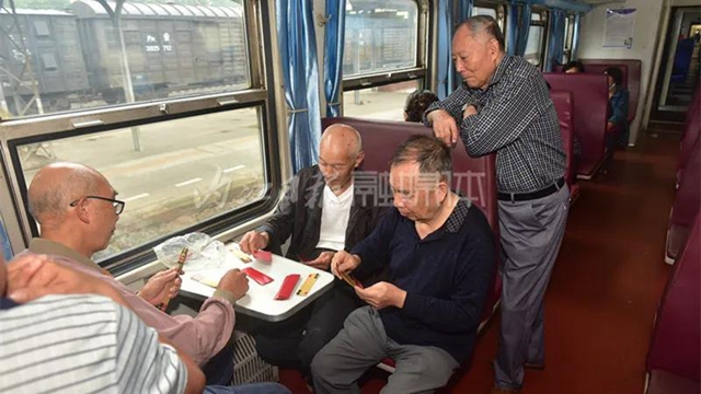 哐當(dāng)哐當(dāng)……內(nèi)江這趟綠皮慢火車已在成渝線上行駛了68年！(圖11)