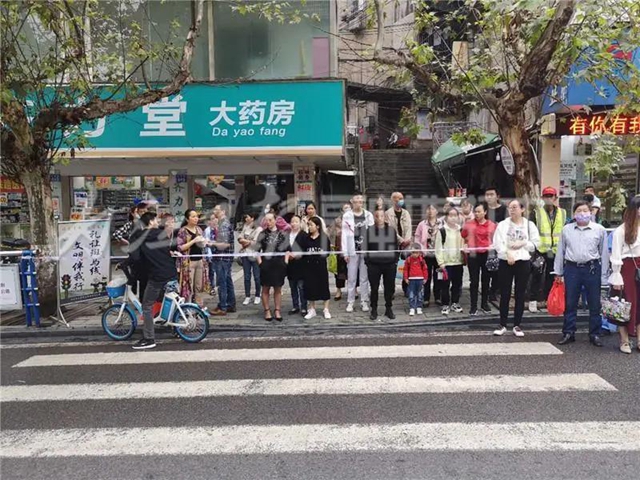 斑馬線(xiàn)前拉“警戒帶”將在內(nèi)江城區(qū)推行