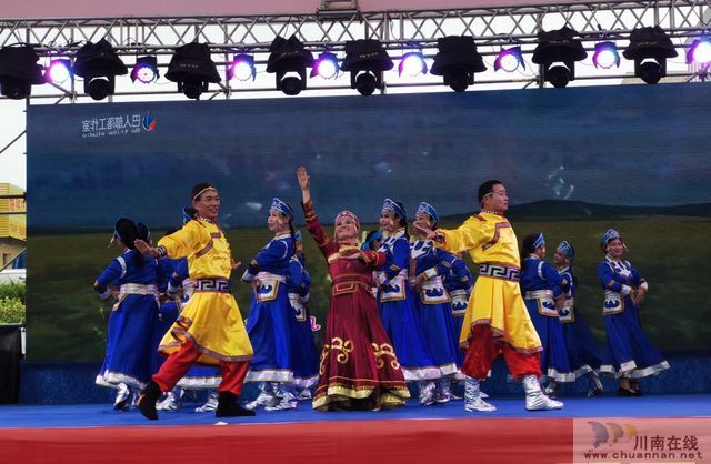連續(xù)四天、近1000人參演！瀘州職工排舞藝術(shù)周火熱進(jìn)行中！(圖7)