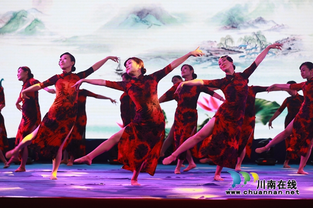 40支隊伍參賽、演員超千人，瀘州市職工排舞藝術(shù)周落幕(圖2)