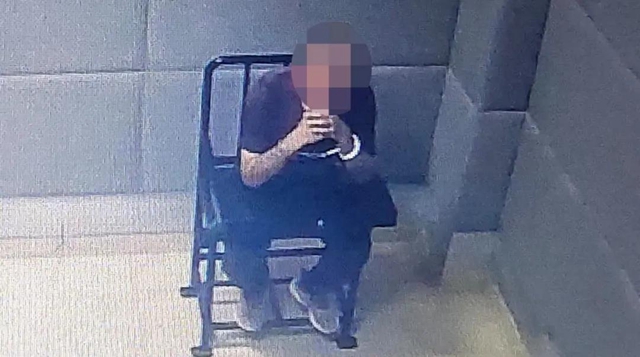瀘州女子大膽報警：“他摸我內(nèi)褲，還親我！”(圖3)