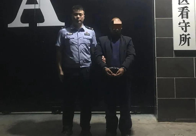 宜賓一男子因愛生恨，提起菜刀將人砍傷……