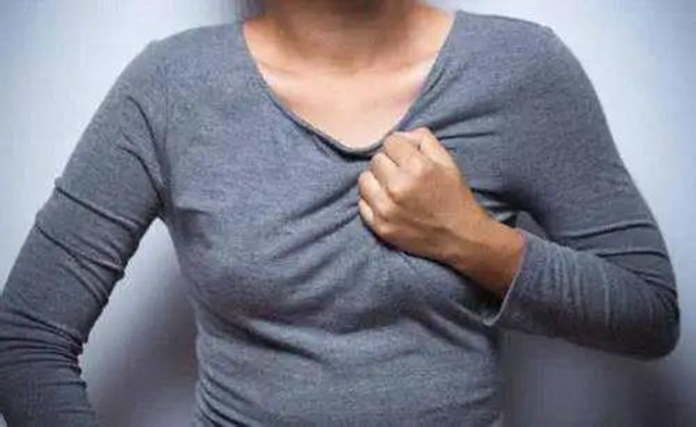 【關(guān)注】女子乳房長出巨大腫瘤，重達10斤？