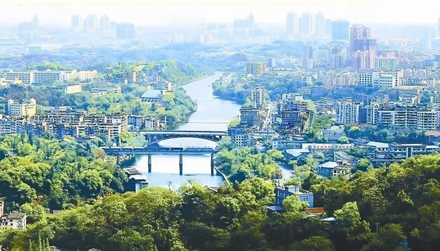 【關(guān)注】瀘州孕媽在家產(chǎn)子，竟自提胎盤到樓下等救護(hù)車！(圖3)