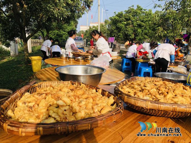 龍馬潭區(qū)特興街道舉辦“九九重陽(yáng)節(jié)慶典” 800余名老人參加(圖2)