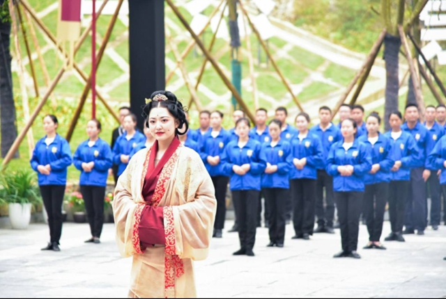 郎酒重陽下沙丨吳家溝生態(tài)釀酒區(qū)啟用，董卿來現(xiàn)場了！(圖15)