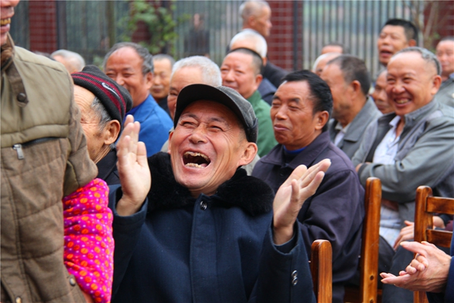 江陽(yáng)區(qū)新聯(lián)會(huì)在江北鎮(zhèn)敬老院舉辦“伴晚義倉(cāng)”公益活動(dòng)(圖1)