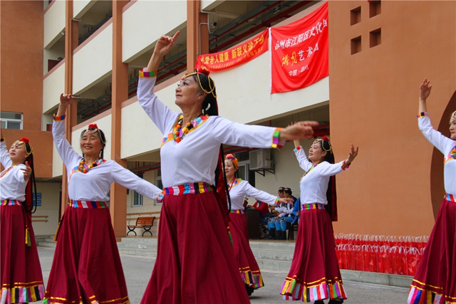 江陽(yáng)區(qū)新聯(lián)會(huì)在江北鎮(zhèn)敬老院舉辦“伴晚義倉(cāng)”公益活動(dòng)(圖13)