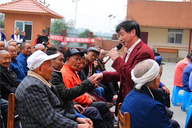 江陽(yáng)區(qū)新聯(lián)會(huì)在江北鎮(zhèn)敬老院舉辦“伴晚義倉(cāng)”公益活動(dòng)(圖12)