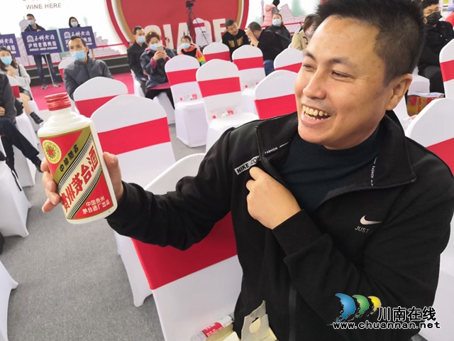 一瓶“不好喝”的老酒，讓他熱愛(ài)上了老酒事業(yè)！(圖1)