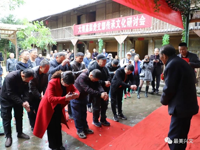 宜賓百歲老人過生日！現(xiàn)場發(fā)生這一幕令人……(圖9)