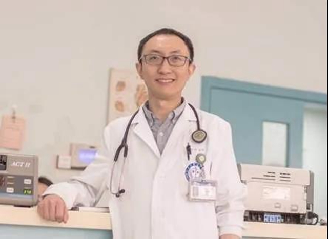 擴散！華西醫(yī)院專家到內(nèi)江坐診啦！(圖2)