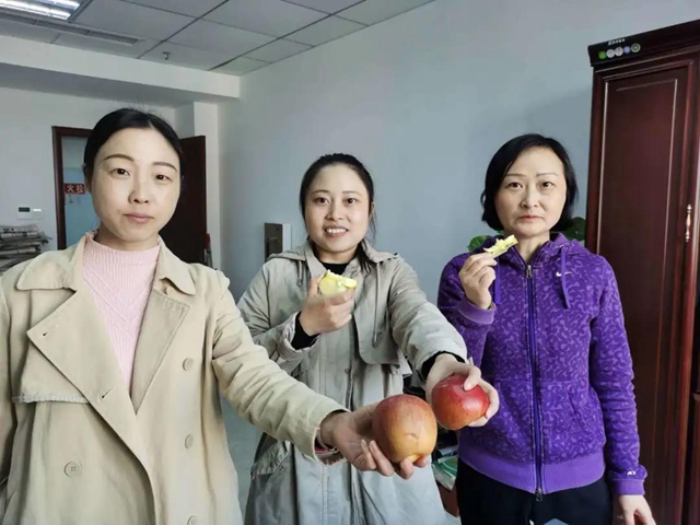 蘋果樹里結(jié)出彝族老鄉(xiāng)對(duì)美好生活的新期待！(圖45)