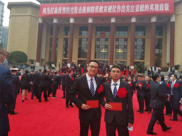 瀘州市人醫(yī)衛(wèi)茂華、鐘發(fā)榮獲四川省抗擊新冠肺炎疫情先進(jìn)個(gè)人榮譽(yù)稱(chēng)號(hào)(圖2)
