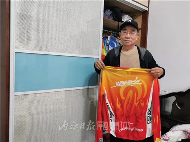 24天2160公里！隆昌古稀老人騎自行車到拉薩
