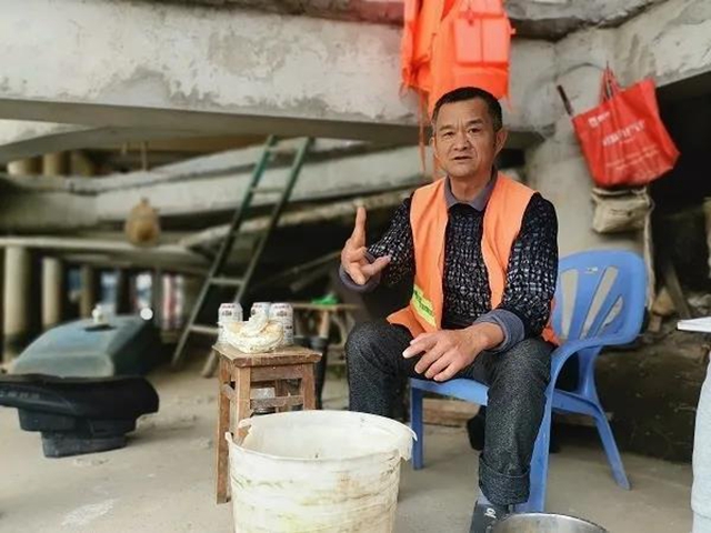 危急時(shí)刻連救三人！自貢出了一位“生命的擺渡人”(圖2)