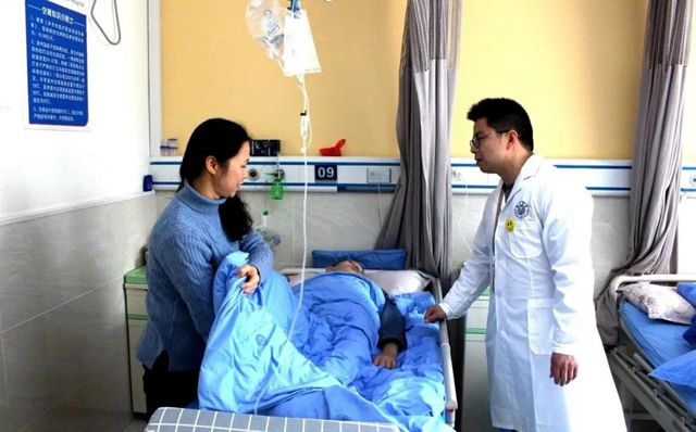 護士除了打針輸液還能做什么？ 一一福欣醫(yī)院向玉溪市人民醫(yī)院學習實施“優(yōu)質(zhì)護理”，助力踐行“讓老百姓有尊嚴地看病”的使命！(圖2)