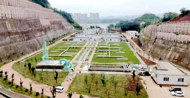 瀘州首座10萬噸污水處理廠通過驗收(圖1)