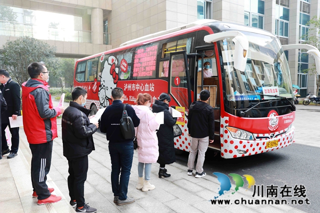 好暖！龍馬潭區(qū)政府機(jī)關(guān)干部為愛加“油”(圖2)