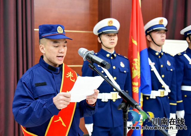 告別戰(zhàn)友，踏上新征程！44名瀘州籍新消防員即將開啟“火焰藍”生涯(圖5)