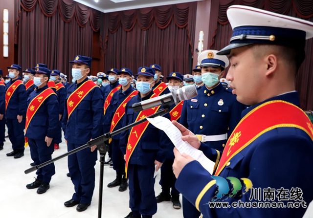 告別戰(zhàn)友，踏上新征程！44名瀘州籍新消防員即將開啟“火焰藍”生涯(圖6)