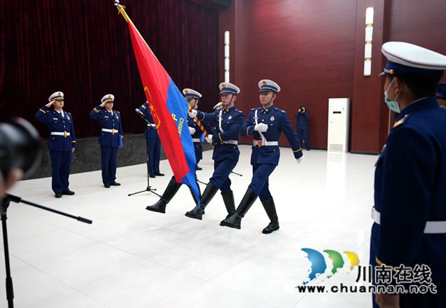 告別戰(zhàn)友，踏上新征程！44名瀘州籍新消防員即將開啟“火焰藍”生涯(圖3)