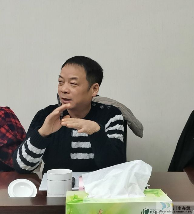 肖體高扶貧紀實文學(xué)作品集《花兒朵朵開》改稿會在瀘縣舉行(圖4)