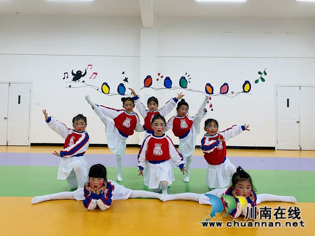 瀘縣立石鎮(zhèn)中心幼兒園兩支隊(duì)伍榮獲2020全國快樂體操三等獎(jiǎng)(圖1)