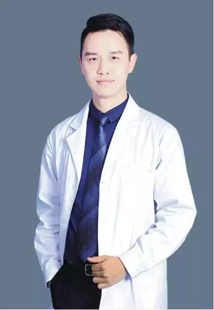 【圍觀】帥氣男醫(yī)生出手！30歲辣媽重回C罩杯？(圖7)
