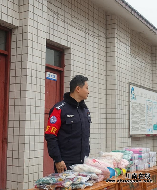 用我零花錢，給你送溫暖！瀘州市少年警校開展暖冬行(圖3)