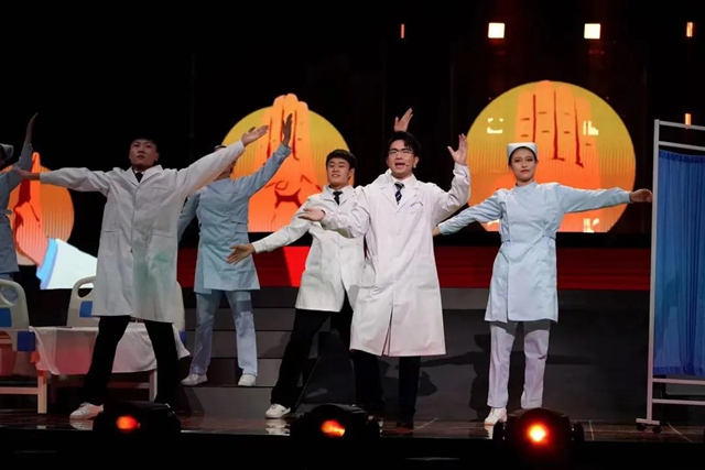 @瀘州人！今晚的央視跨年晚會(huì)，有瀘州市人醫(yī)節(jié)目亮相！(圖2)