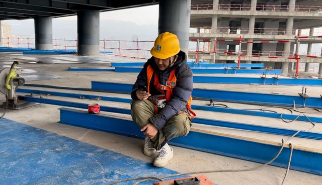 元旦不停工！川南第一高樓已修成這樣，300余名建設(shè)者奮戰(zhàn)一線(圖4)