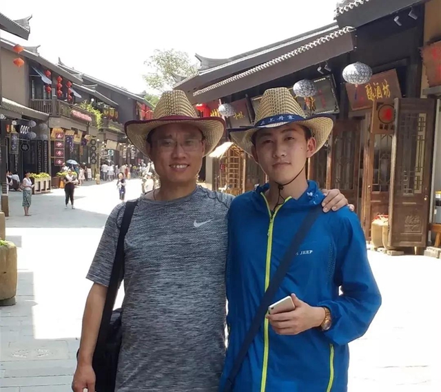 西南醫(yī)大附院劉可智家庭被評為全國五好家庭(圖7)