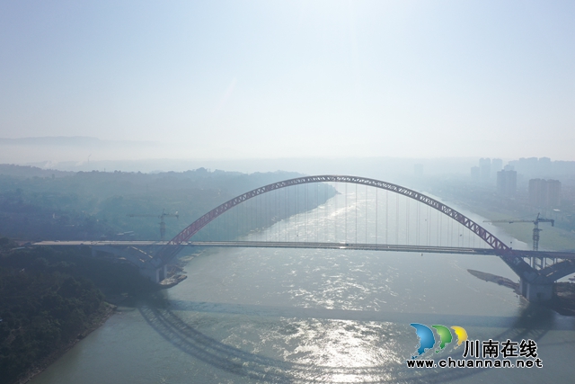 合江長(zhǎng)江公路大橋主體全線貫通！(圖2)