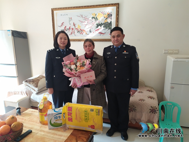 節(jié)前慰問，瀘州市婦聯(lián)關(guān)愛警嫂(圖5)